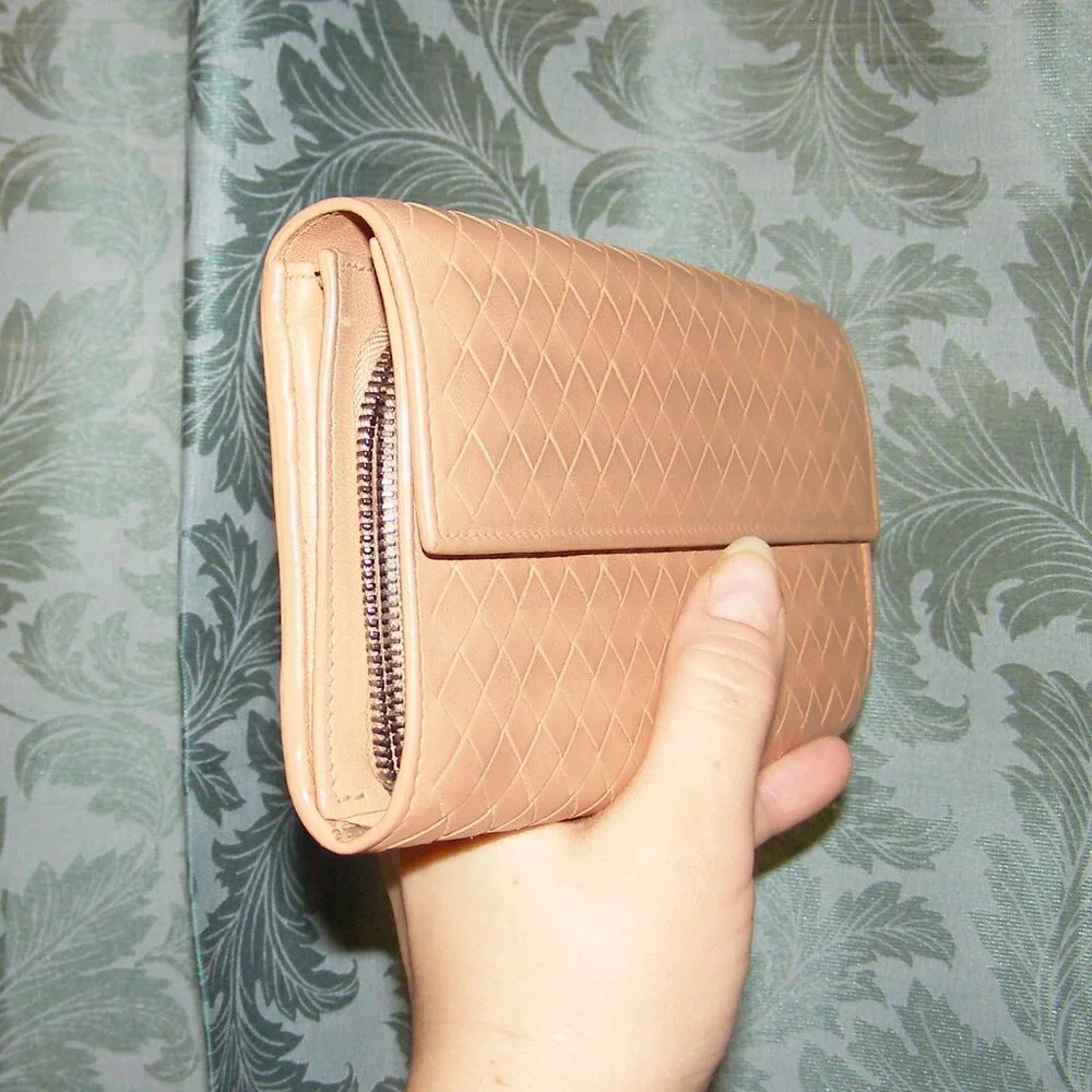 Bottega Veneta Intrecciato Nude/Tan Flap Wallet EUC